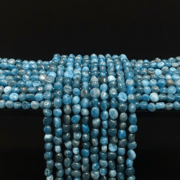 Amorf Doğal Apatit Taşı Dizi – 35 cm Doğal Taş