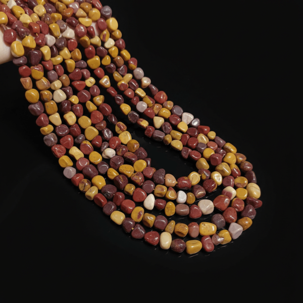 Amorf Doğal Mokait Jasper Taşı Dizi – 35 cm, 50 Adet Taş