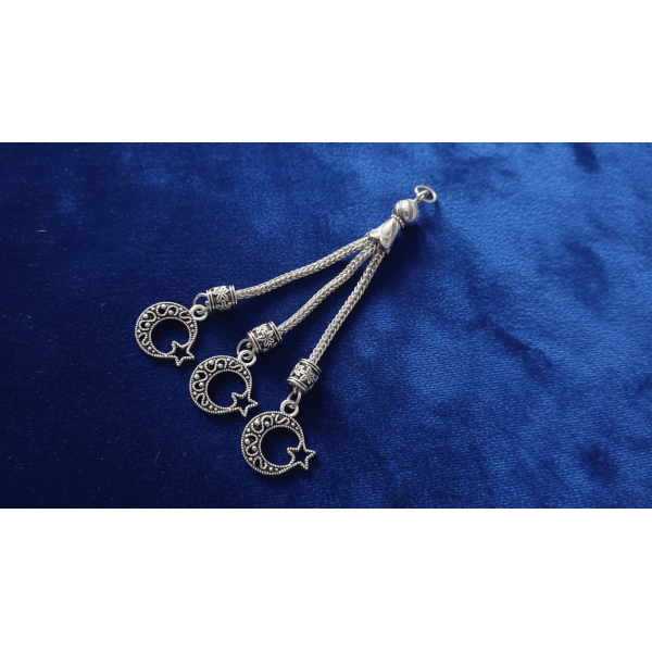 Ay Yıldız Figürlü Gümüş Kaplama Tesbih Püskülü – Şıklık ve Zarafetin Simgesi